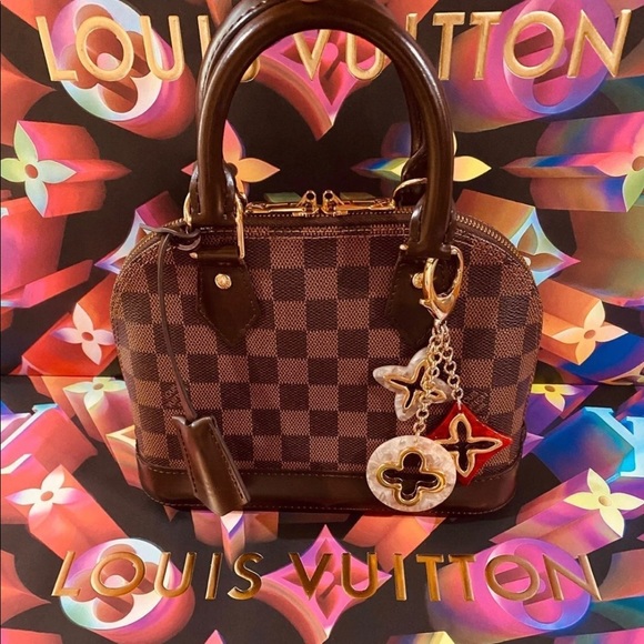 🎡🎡🎡 Authentic Louis Vuitton Bag Charm - Picture 11 of 11